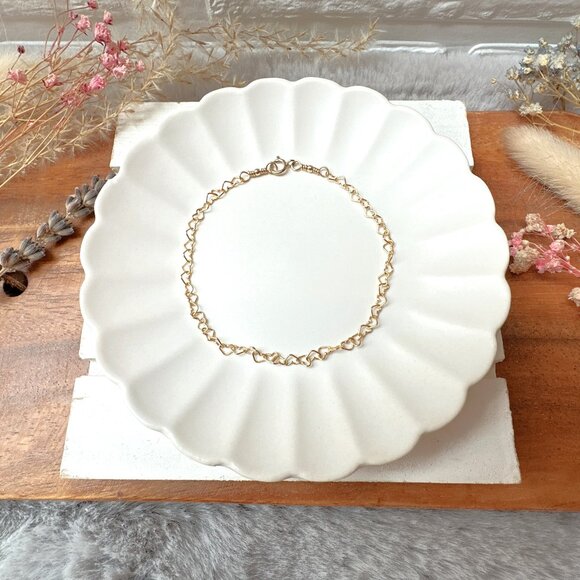 New Minimalist Gold Heart Chain Bracelet | 14k Gold-Filled - Picture 4 of 5